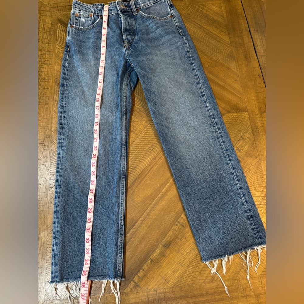 SOLD Zara Light Blue High Waist Crop 90’s Jean With Raw Hem Size 4 - Picture 8 of 14